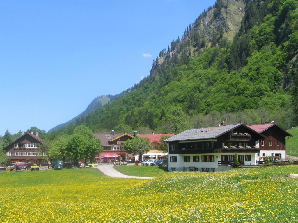Mountain Hostel Оберстдорф Экстерьер фото